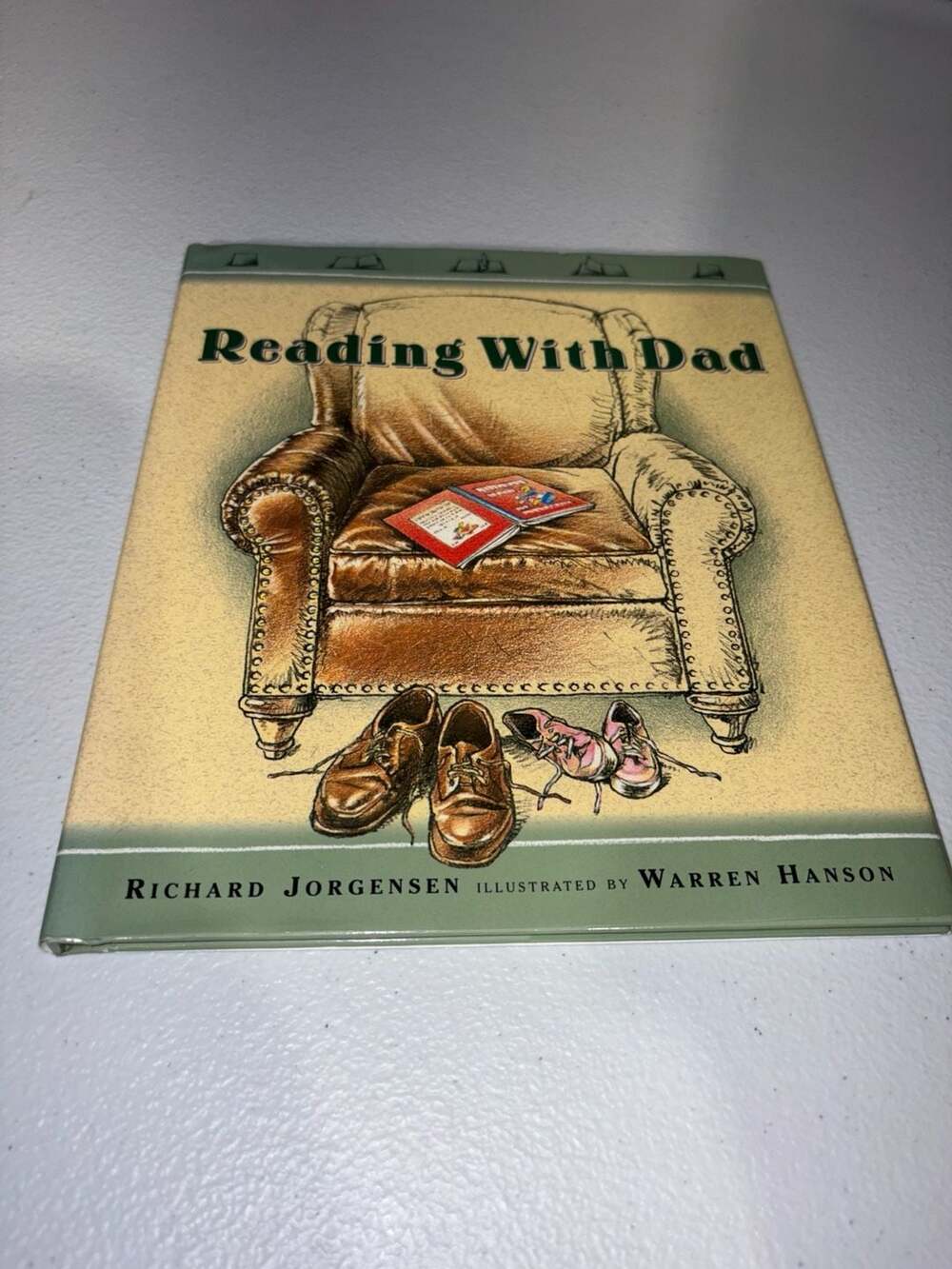 Reading With Dad by Richard Jorgensen, Illustrated by Warren Hanson